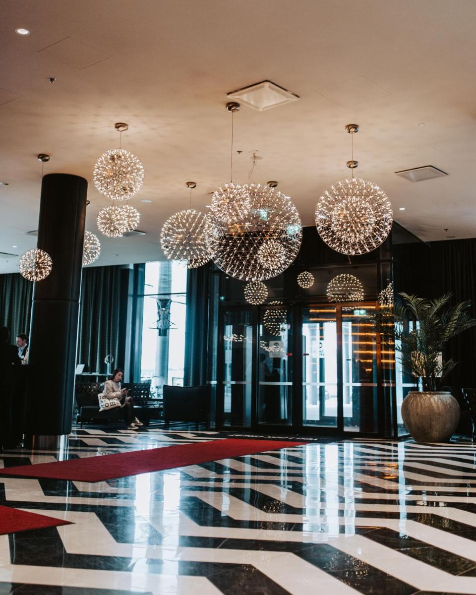 Clarion Hotel Aviapolis - Housity