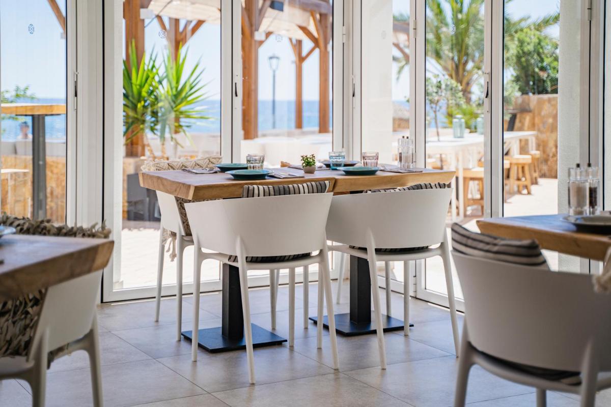Un restaurante o sitio para comer en Dormio Resort Costa Blanca Beach & Spa