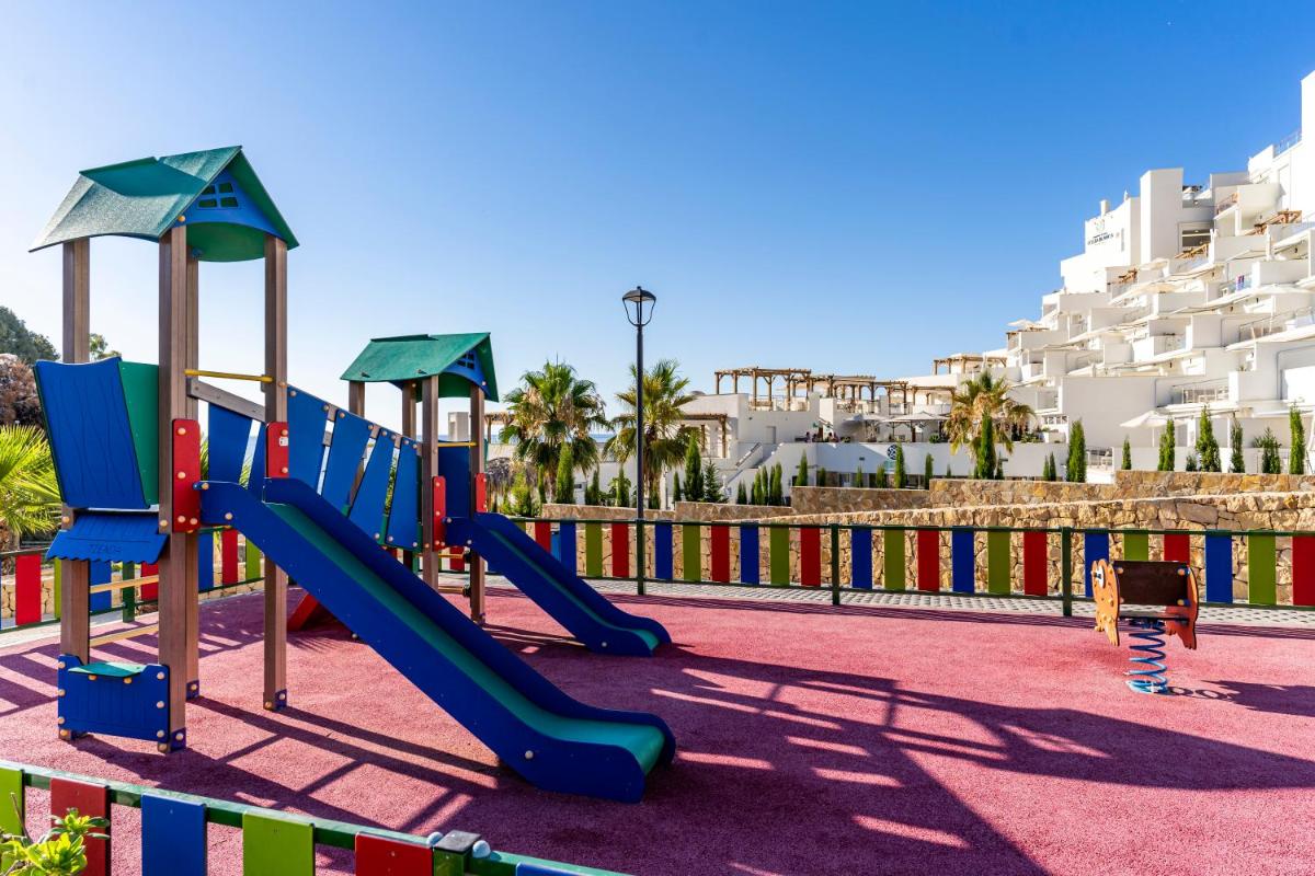 Zona de juegos infantil en Dormio Resort Costa Blanca Beach & Spa