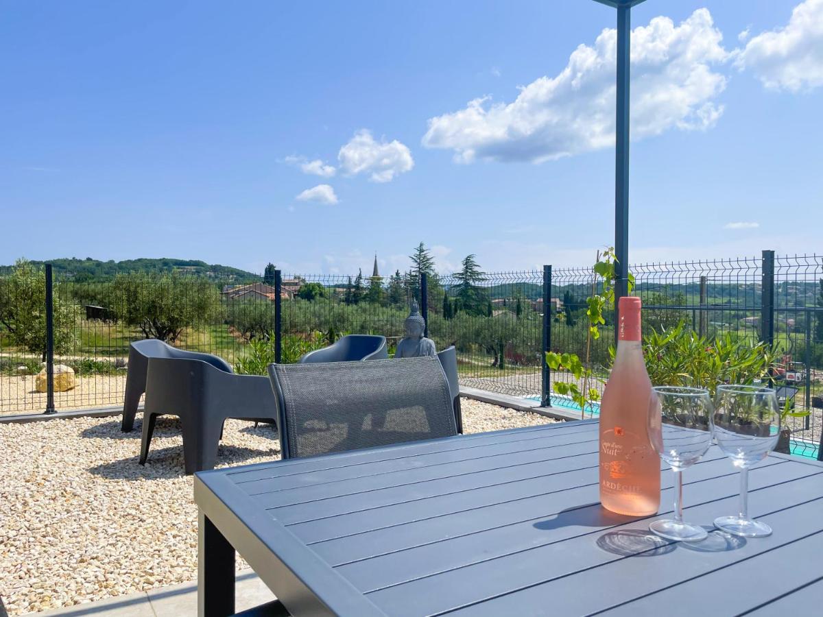 Villa 4 étoiles avec 2 chambres climatisation et piscine privée - Housity