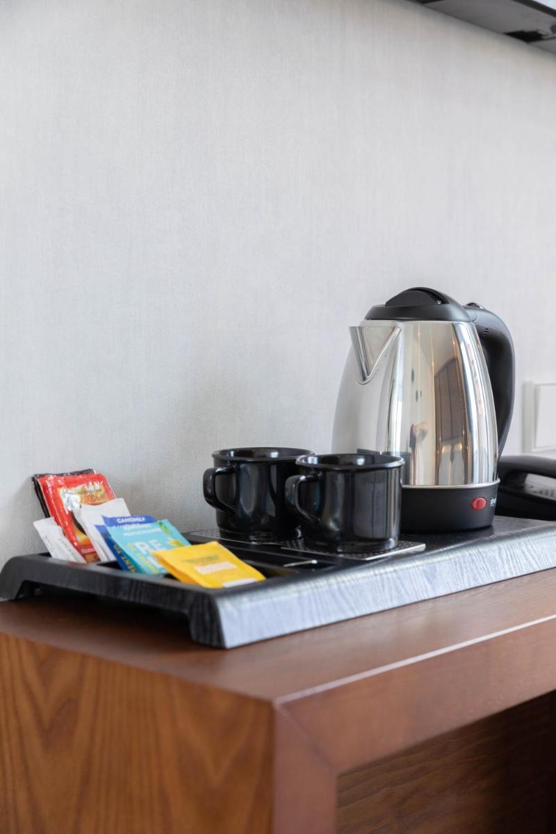 Utensilios para hacer té y café en JS Palma Plaza