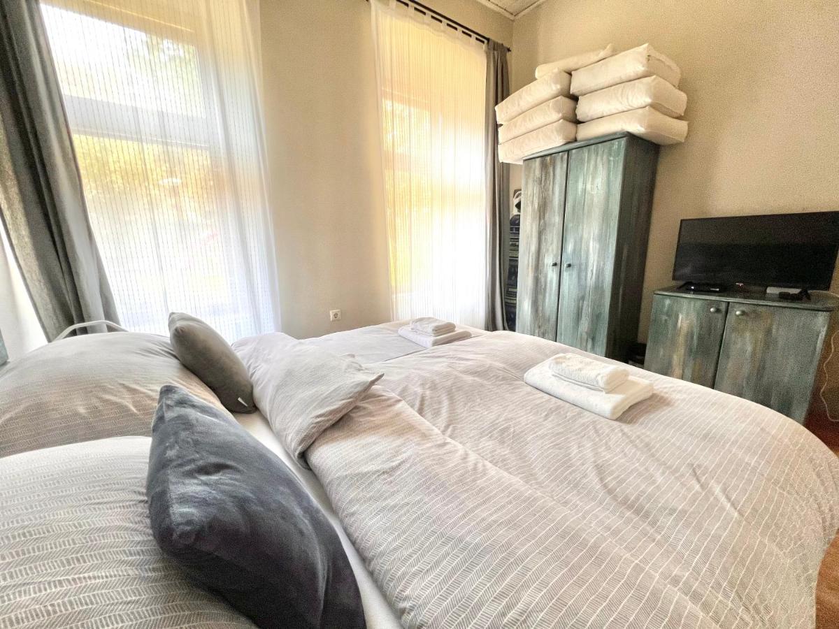 Kőház Apartman - Housity