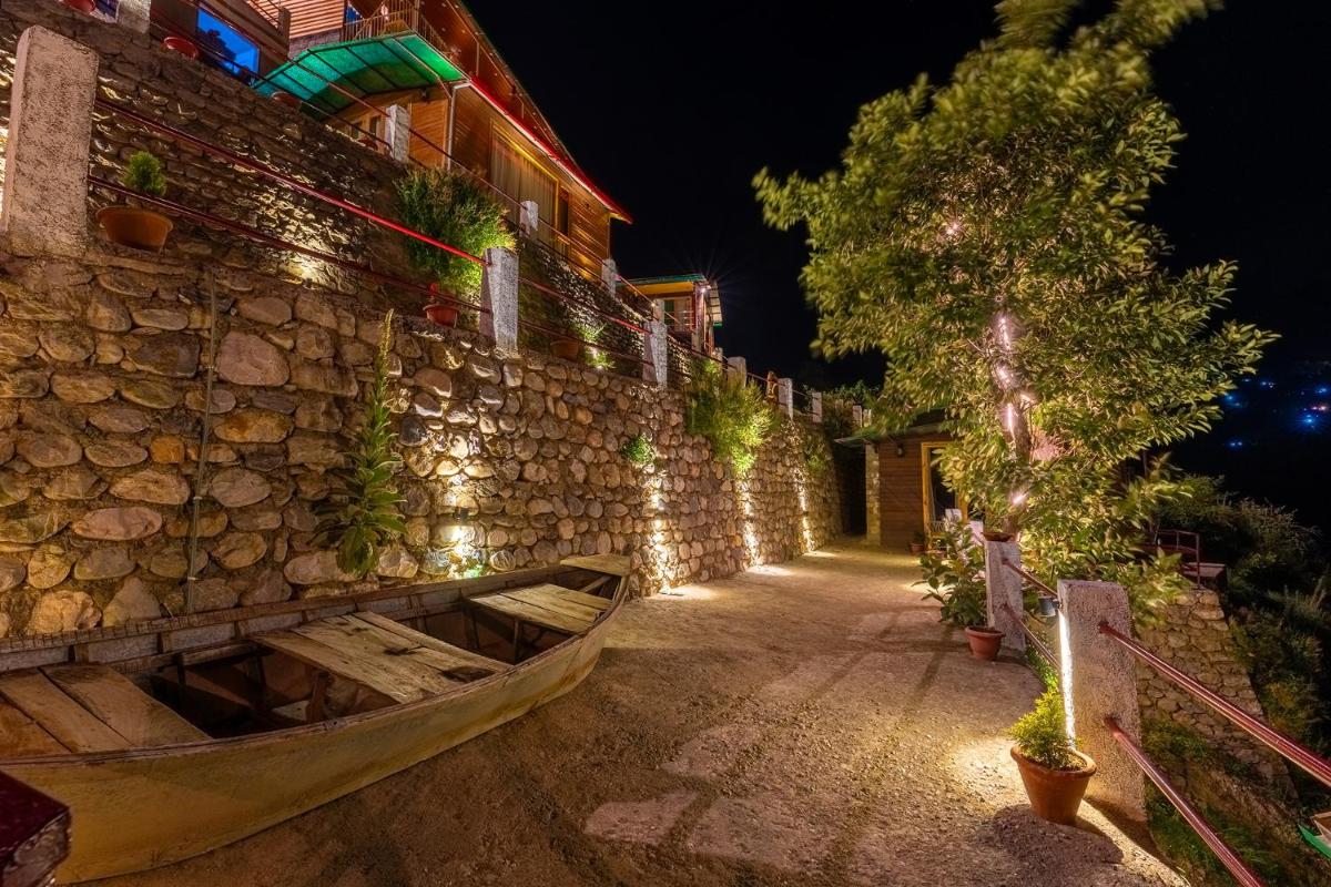 Seclude Pangot, Perch - Housity