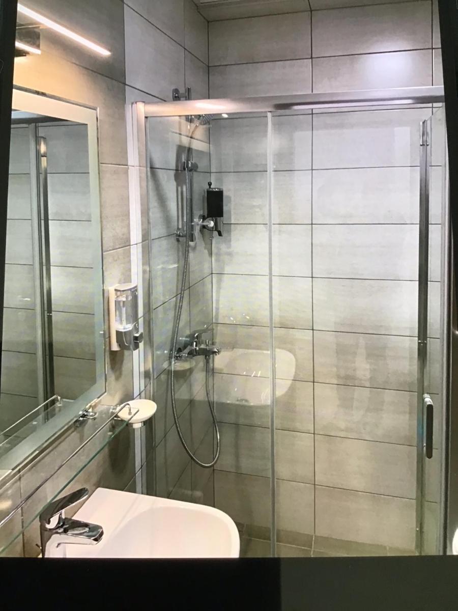 De Lux Nedeljkovic - Housity