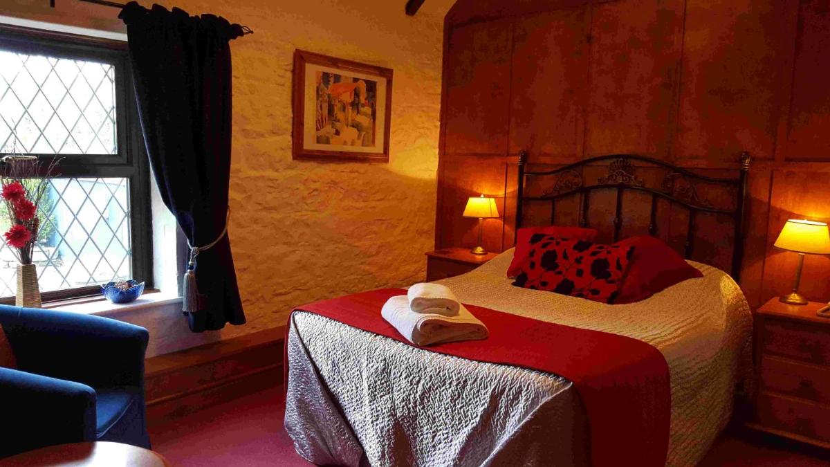 The Walnut Tree - Housity