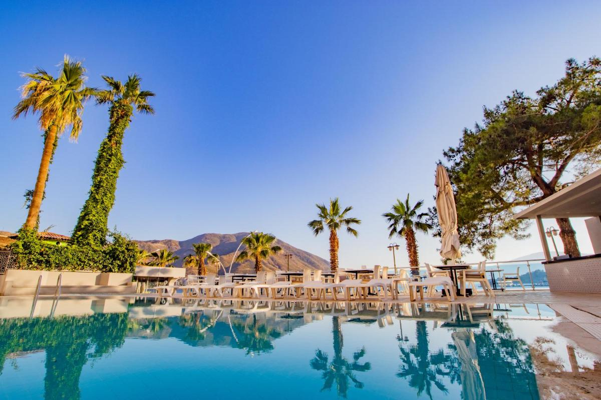 MARBAS SELECT BEACH , Adult Only 14 Plus - Housity