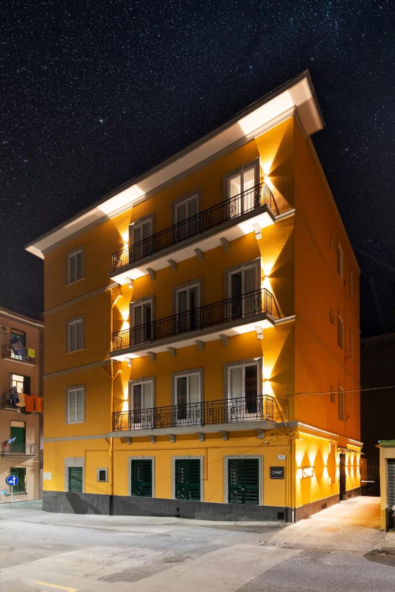 Suitetrails - Acate81 Lifestyle Apartment