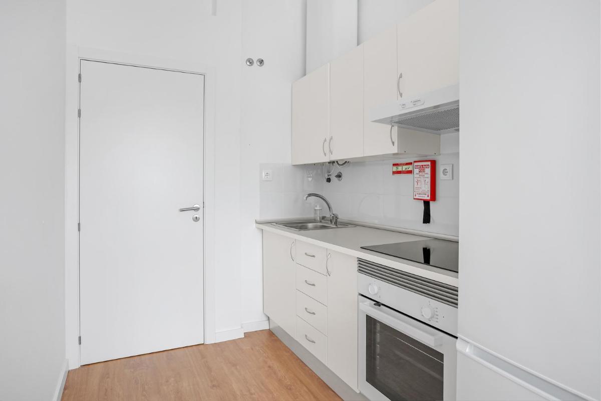 One bedroom Apt in Almada with River view! - Housity