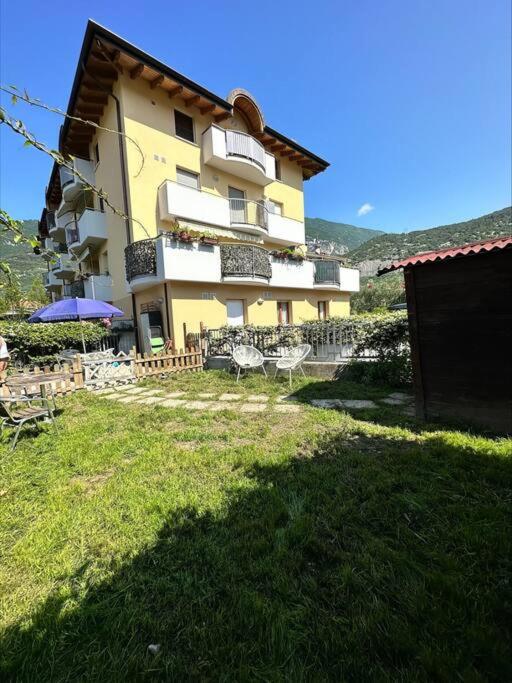 Apartment with a beautiful garden - Housity