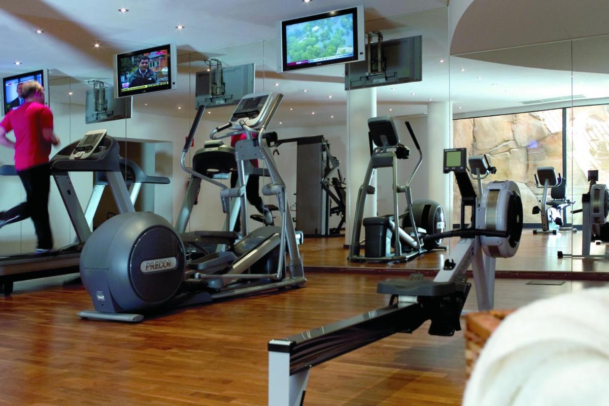 O centro de fitness e/ou as comodidades de fitness de As Cascatas Golf Resort & Spa