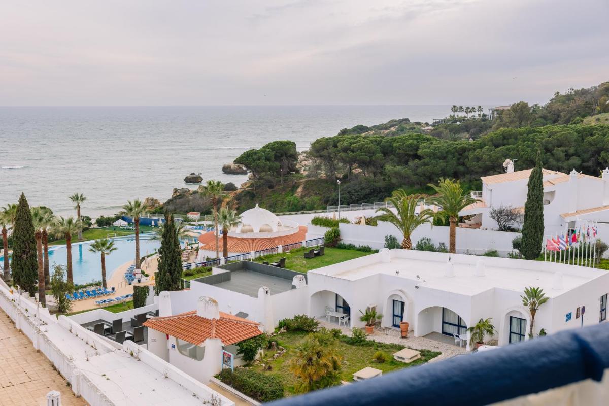 A piscina em ou perto de Grand Muthu Oura View Beach Club