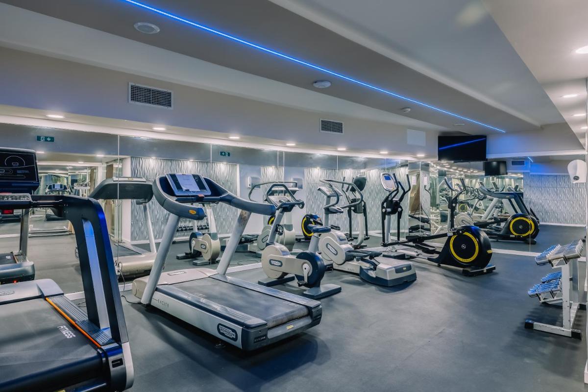 O centro de fitness e/ou as comodidades de fitness de Grand Muthu Oura View Beach Club