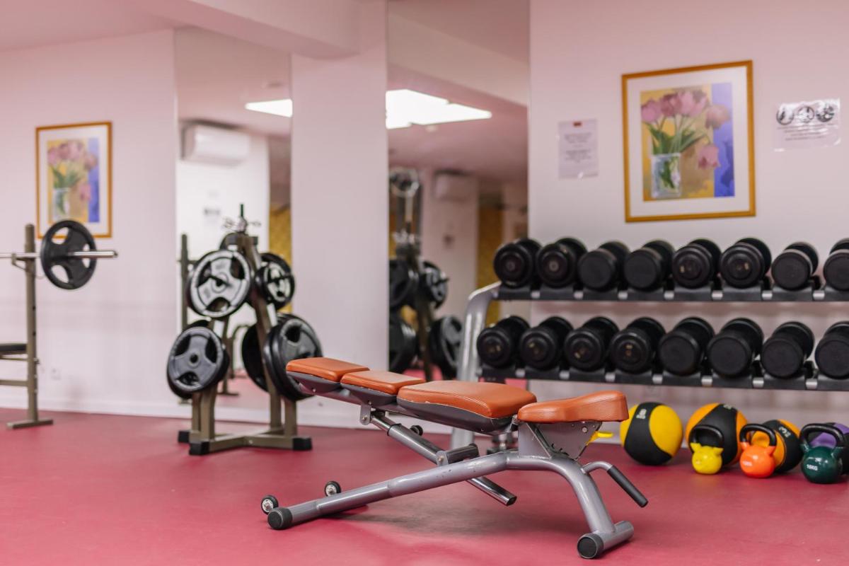 O centro de fitness e/ou as comodidades de fitness de Grand Muthu Oura View Beach Club