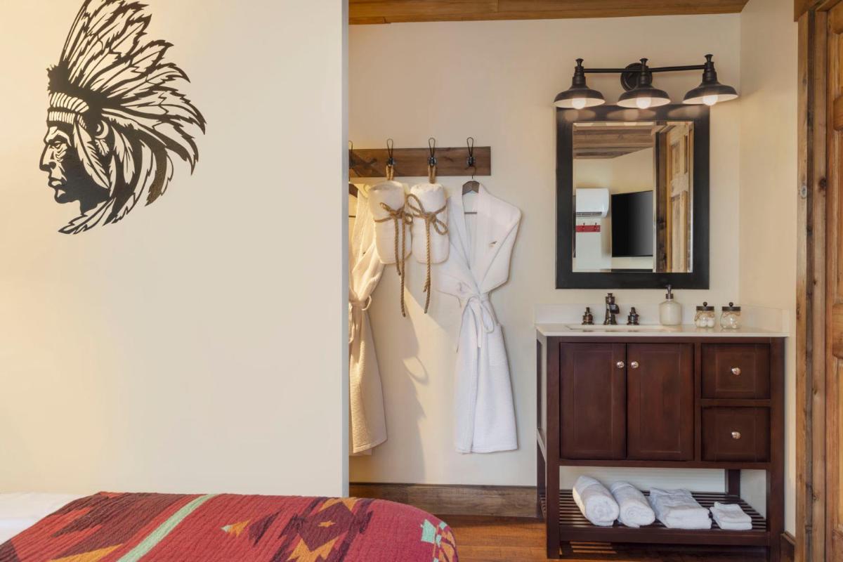 River Rock Inn B&B - Housity