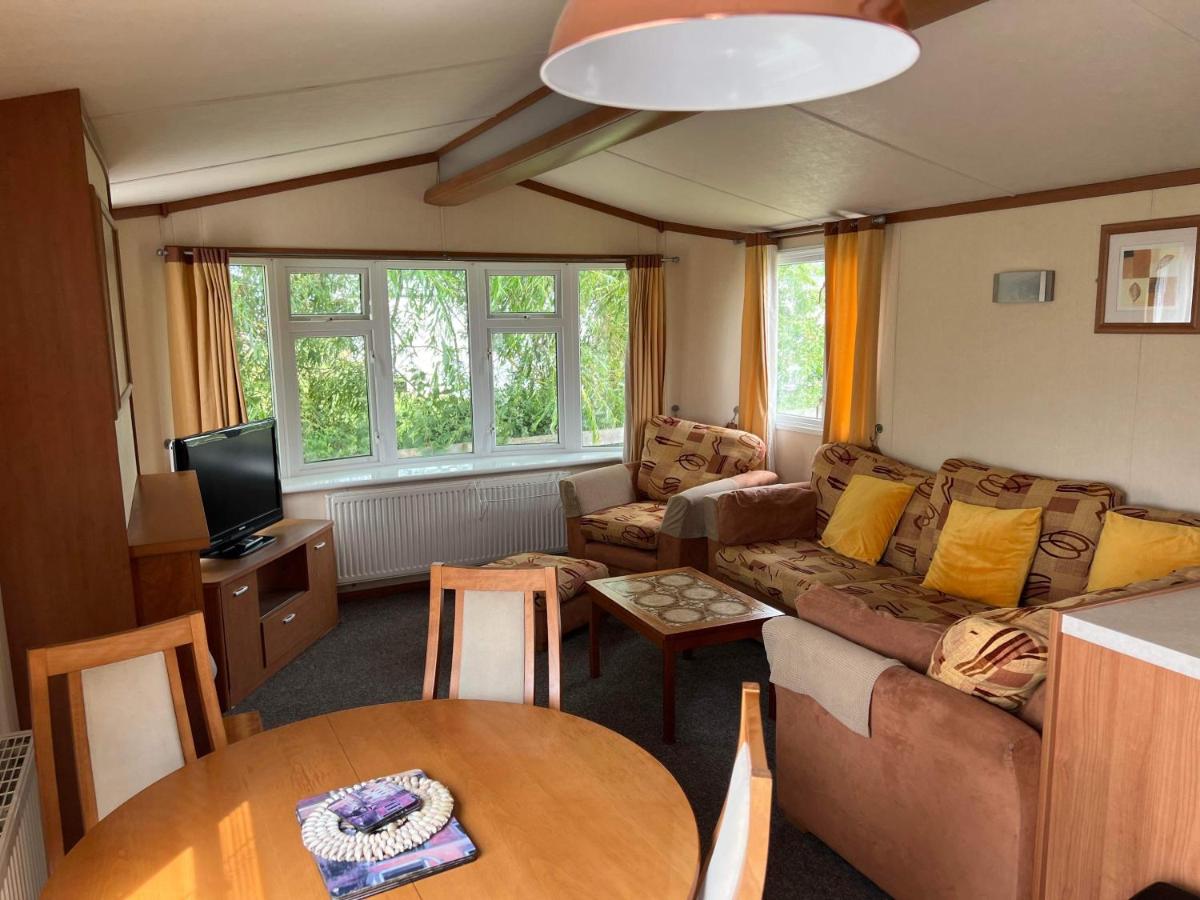 Heacham Golden Sunset Caravan Pets go Free - Housity