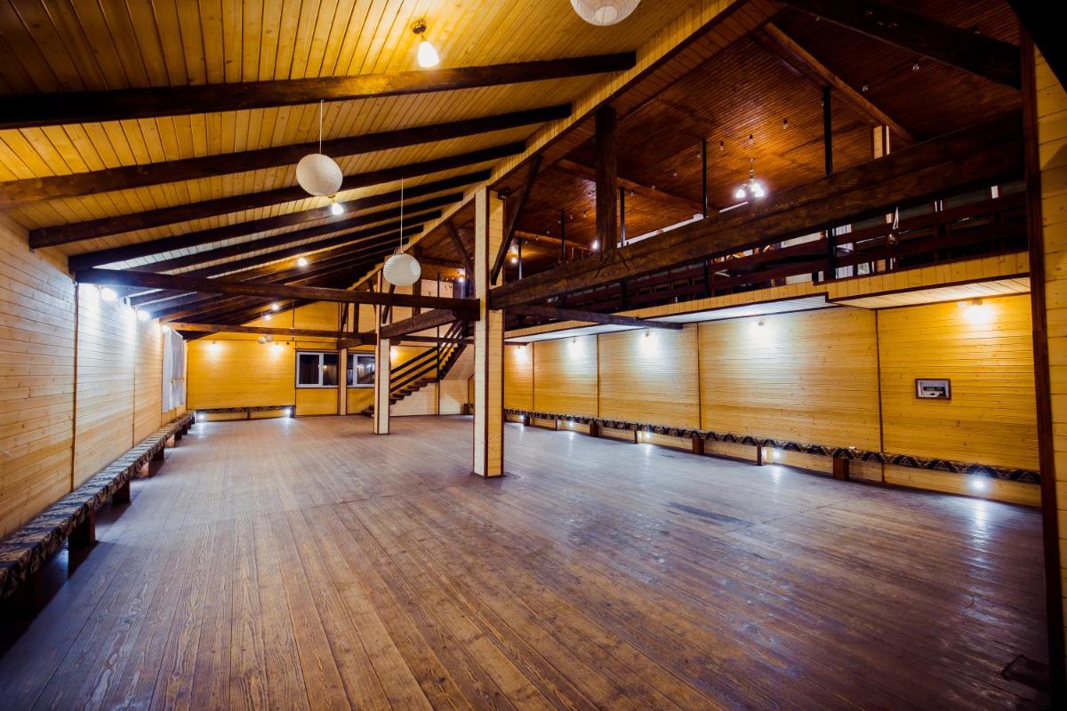 Гуцульська світлиця - Housity