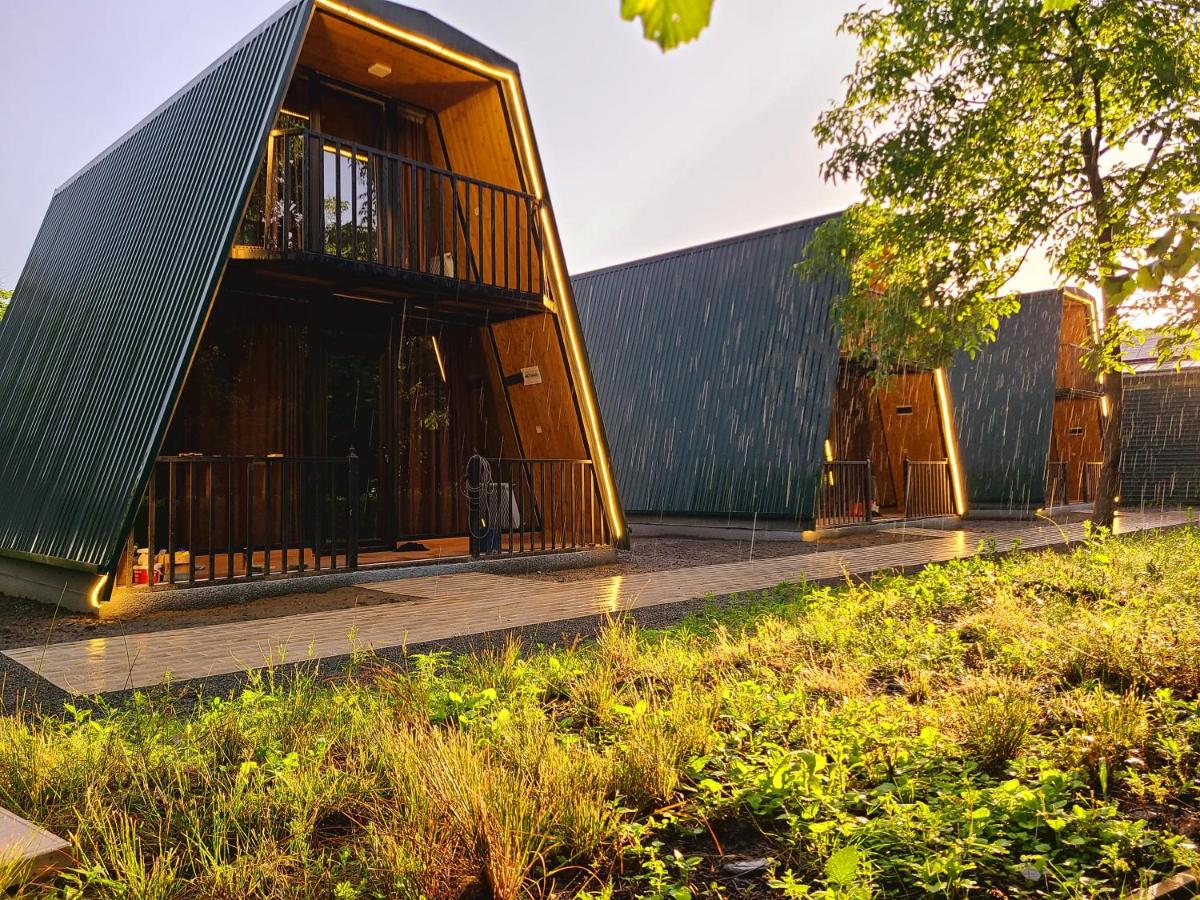 Diamond Cottages - Housity