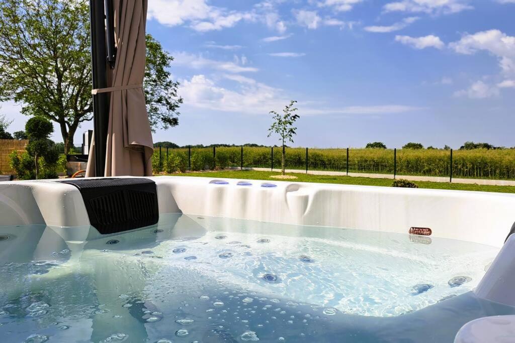Belle longère rénovée jacuzzi sud Tours 8 p./4 ch. - Housity