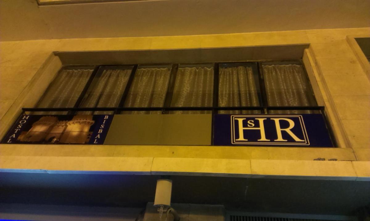 Hostal Bisbal - Housity