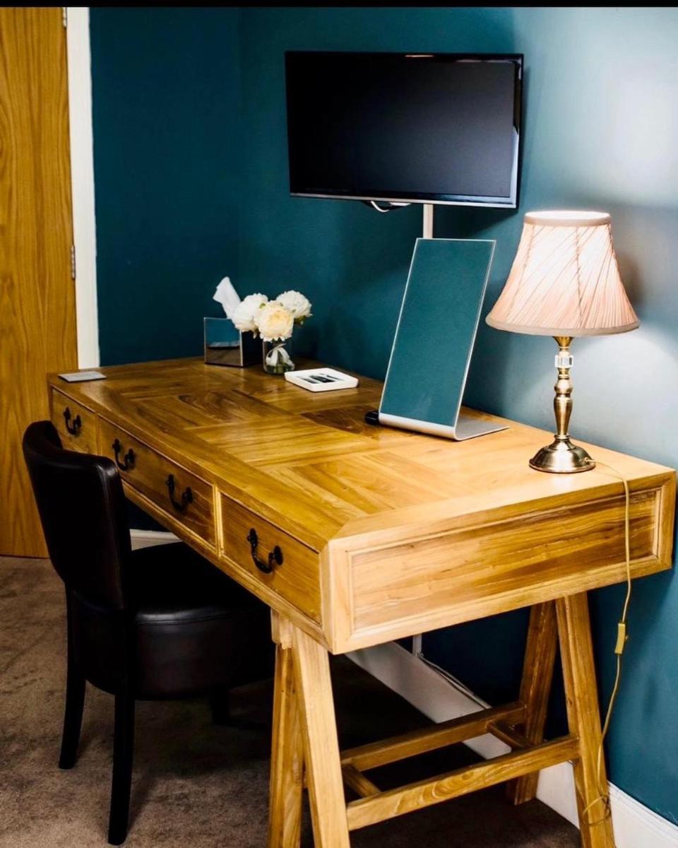 The Newport Restaurant with Rooms - Housity