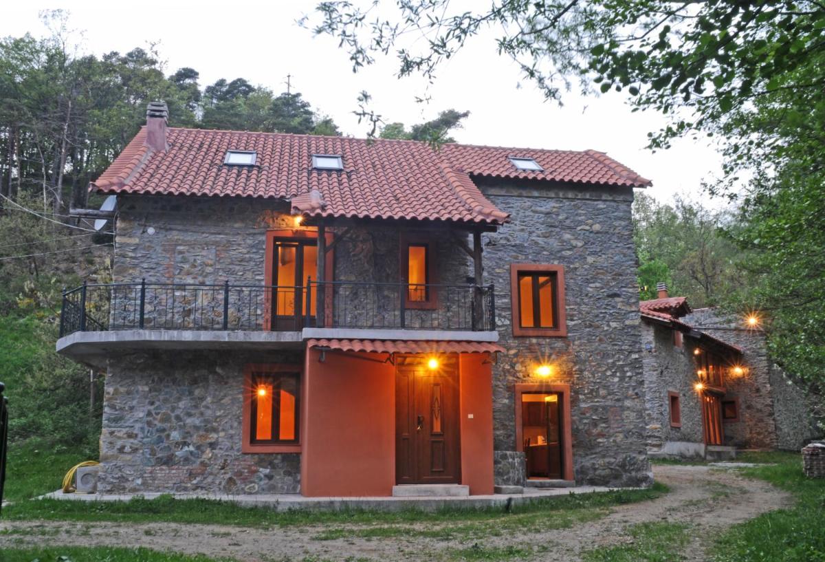 Giusvalla Forest Village - Housity