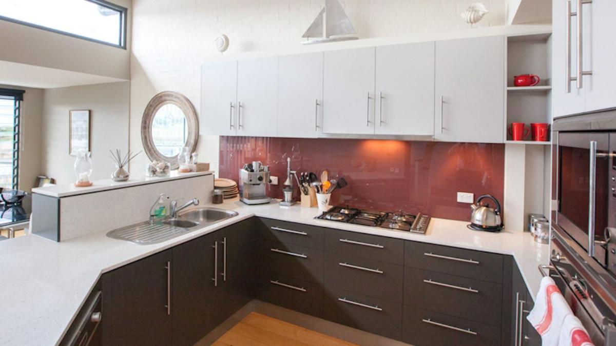 Moorhead Cove Beach Unit With pool Bermagui - Housity