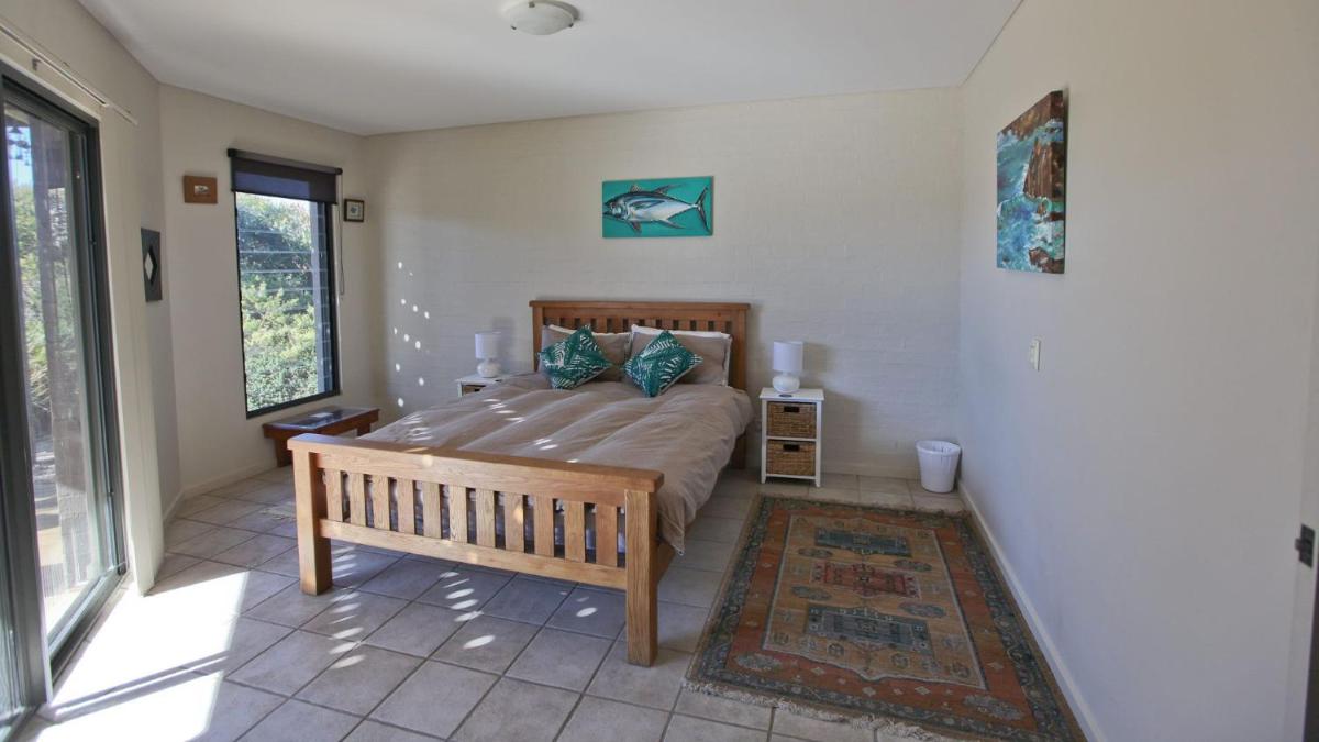 Moorhead Cove Beach Unit With pool Bermagui - Housity