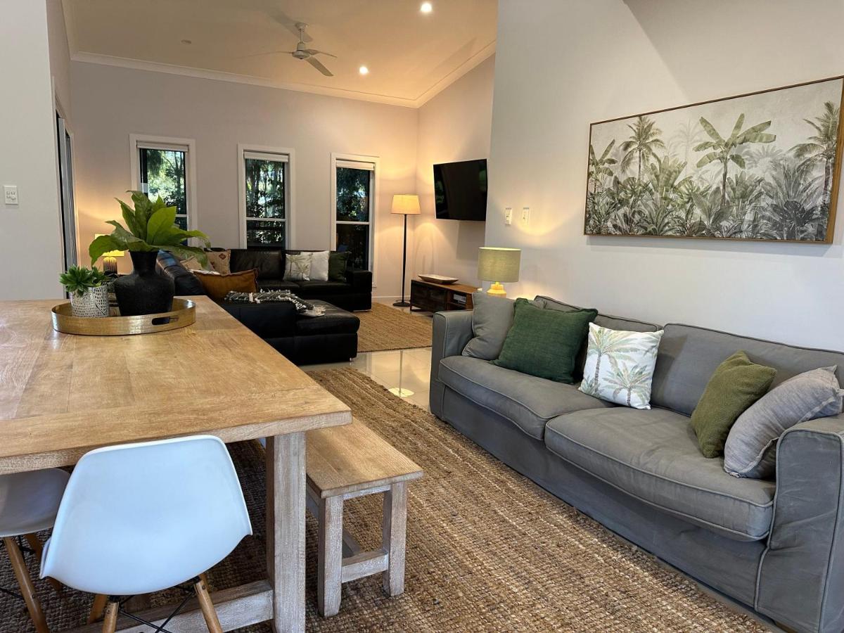 Lily Pad Beach House - Housity