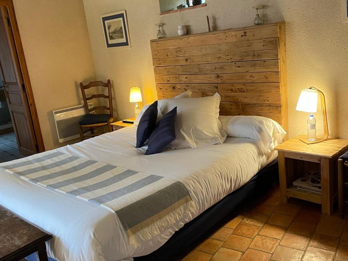 Charmant logement avec piscine et table d'hôtes, proche de Solesmes et de l'abbaye. - FR-1-410-407 - Housity