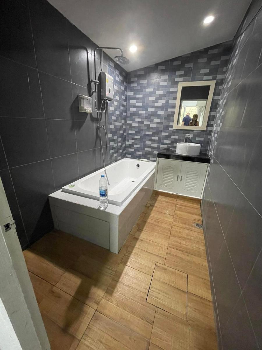 Dream world house retreat - Housity