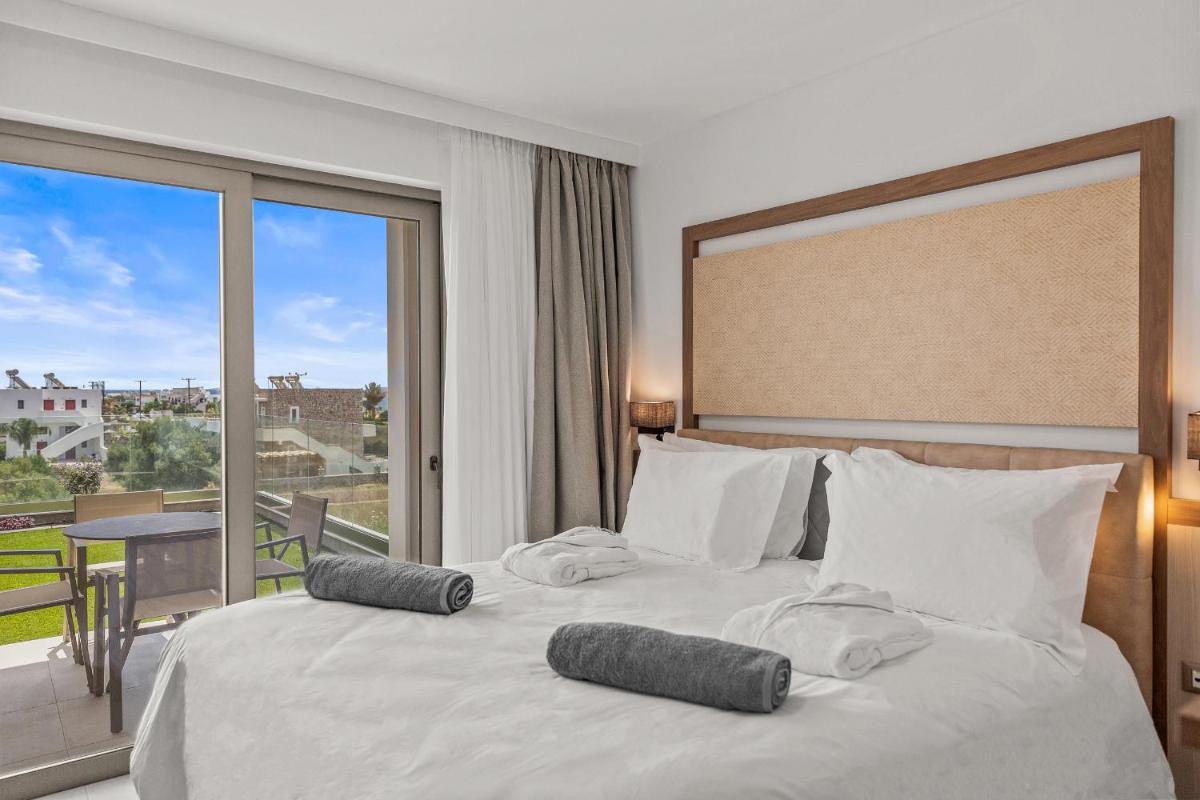 KOUROS STONE SUITES - Housity