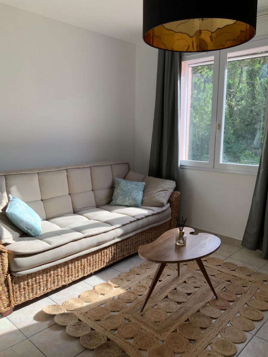 Cocooning au bord de la riviere - Housity