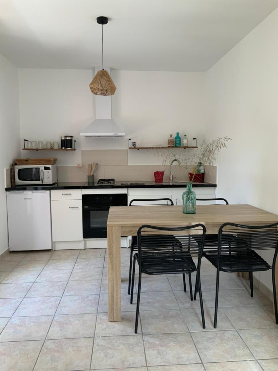 Cocooning au bord de la riviere - Housity