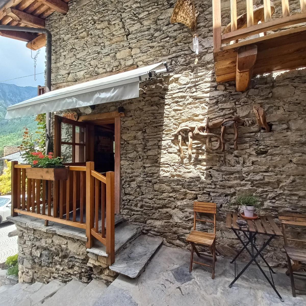 Albergo diffuso La Marmu Osteria della Croce Bianca - Housity