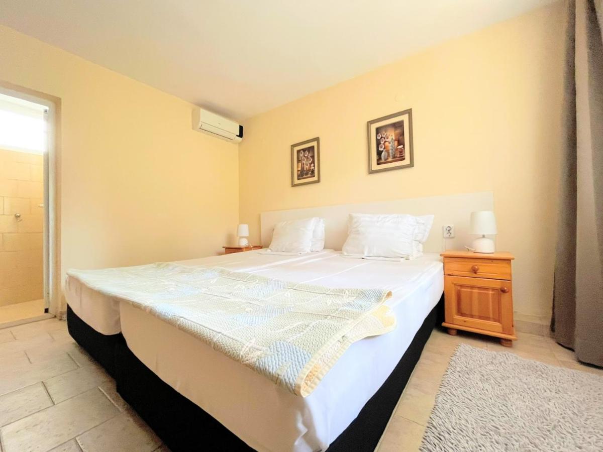 Lotus Family Hotel - Free Parking - Hizvo