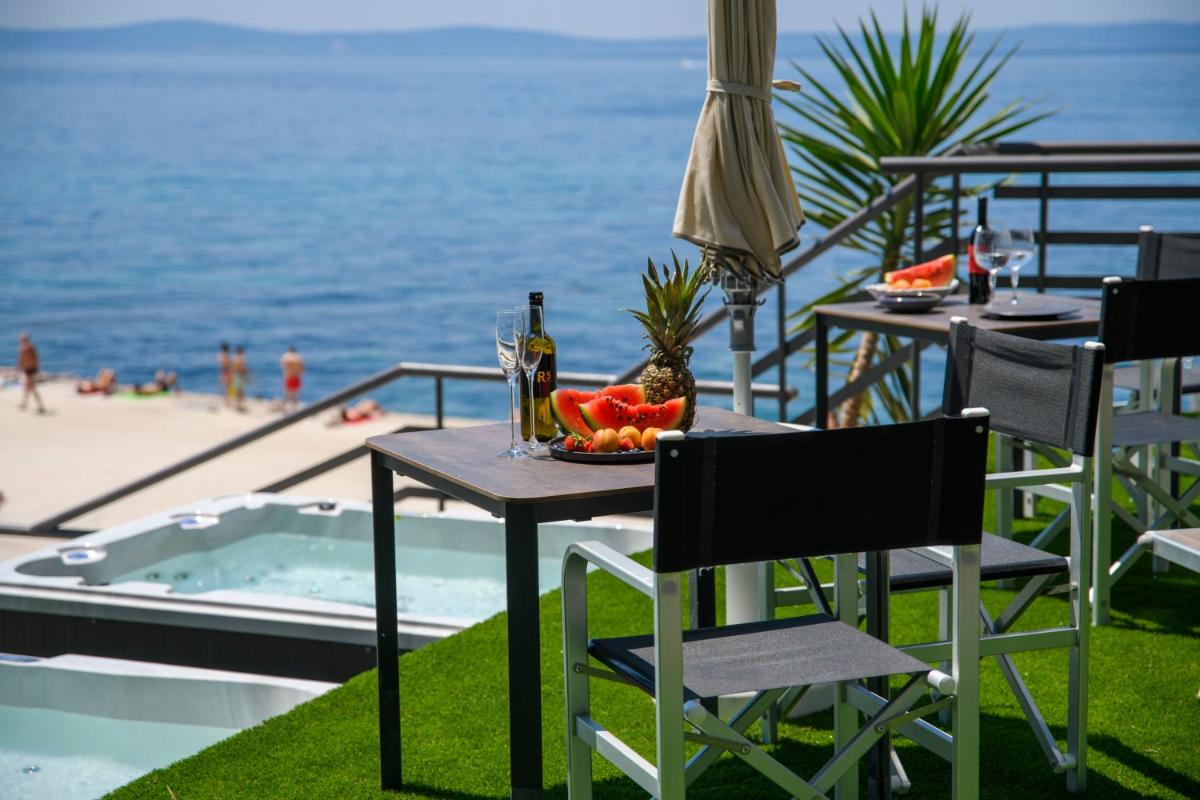 Via Mare Luxury Rooms - Housity