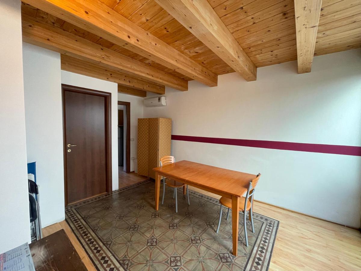 Domo Is Solus - Affittacamere - Living Sant'Antioco - Housity