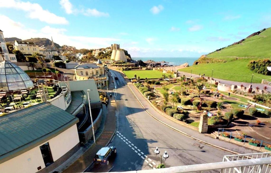 ILFRACOMBE SEA ROCK 4 1 Bedroom - Housity