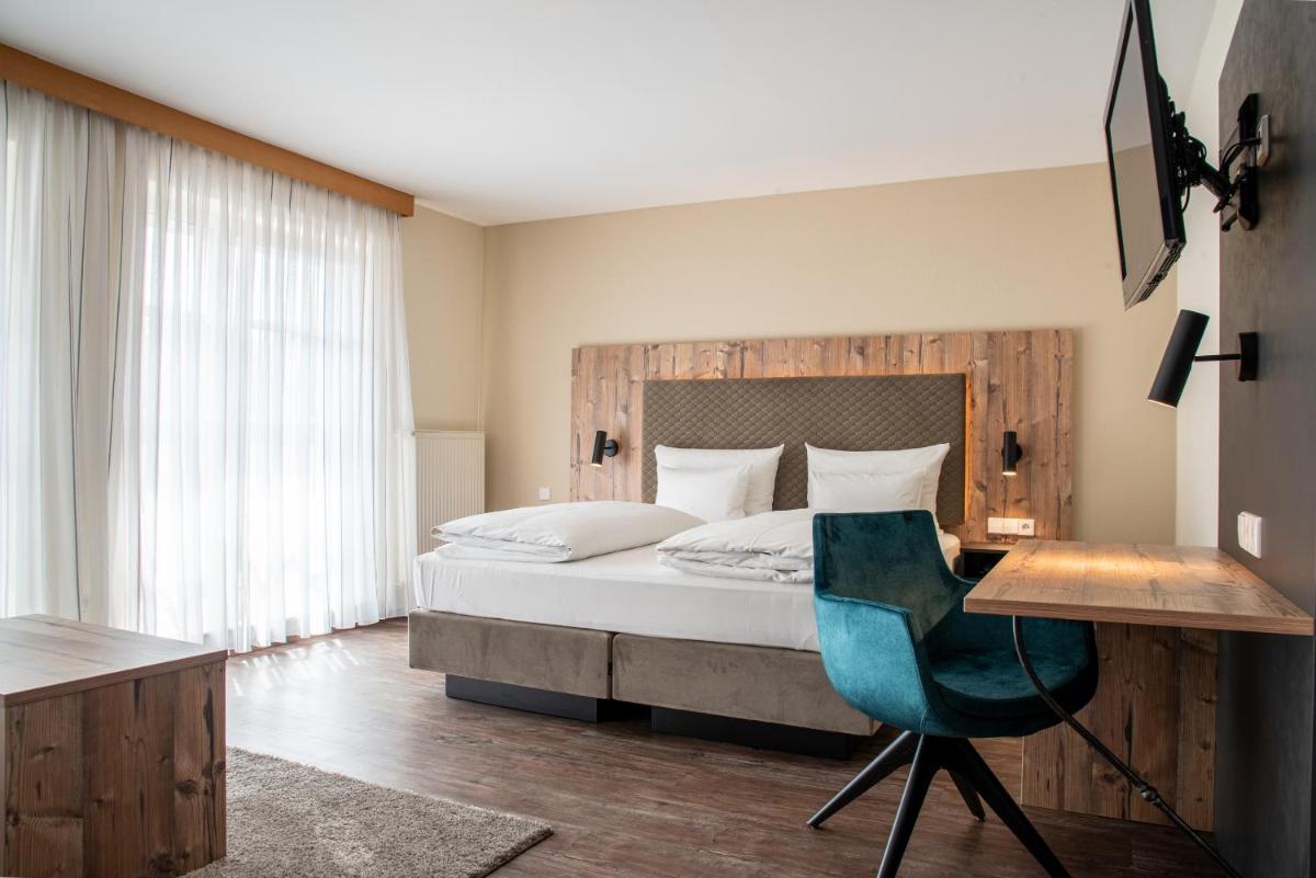 Hotel & Restaurant Post - Housity