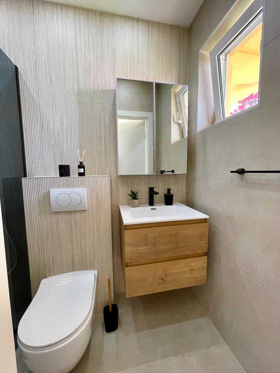 Holiday Home Mirela - Housity