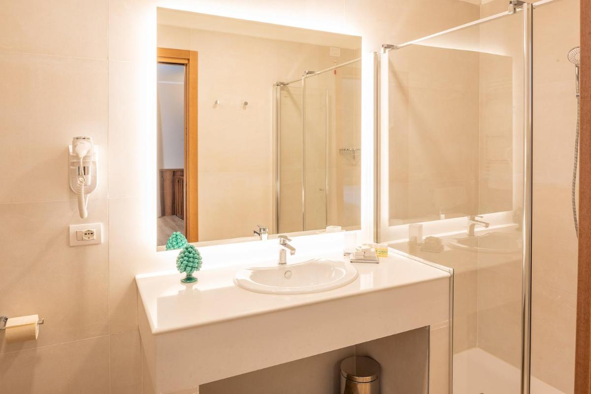 Hotel Centrale - Housity