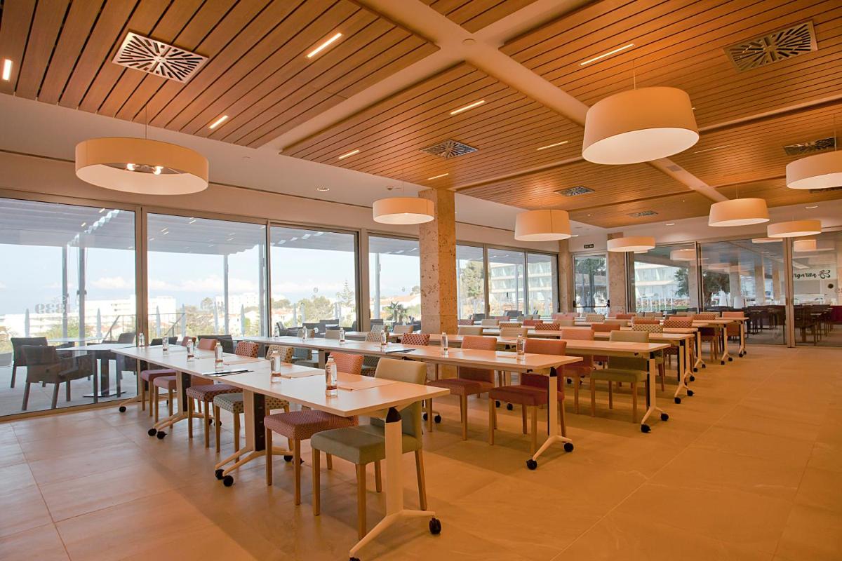Un restaurante o sitio para comer en Seth 55 Santo Tomas