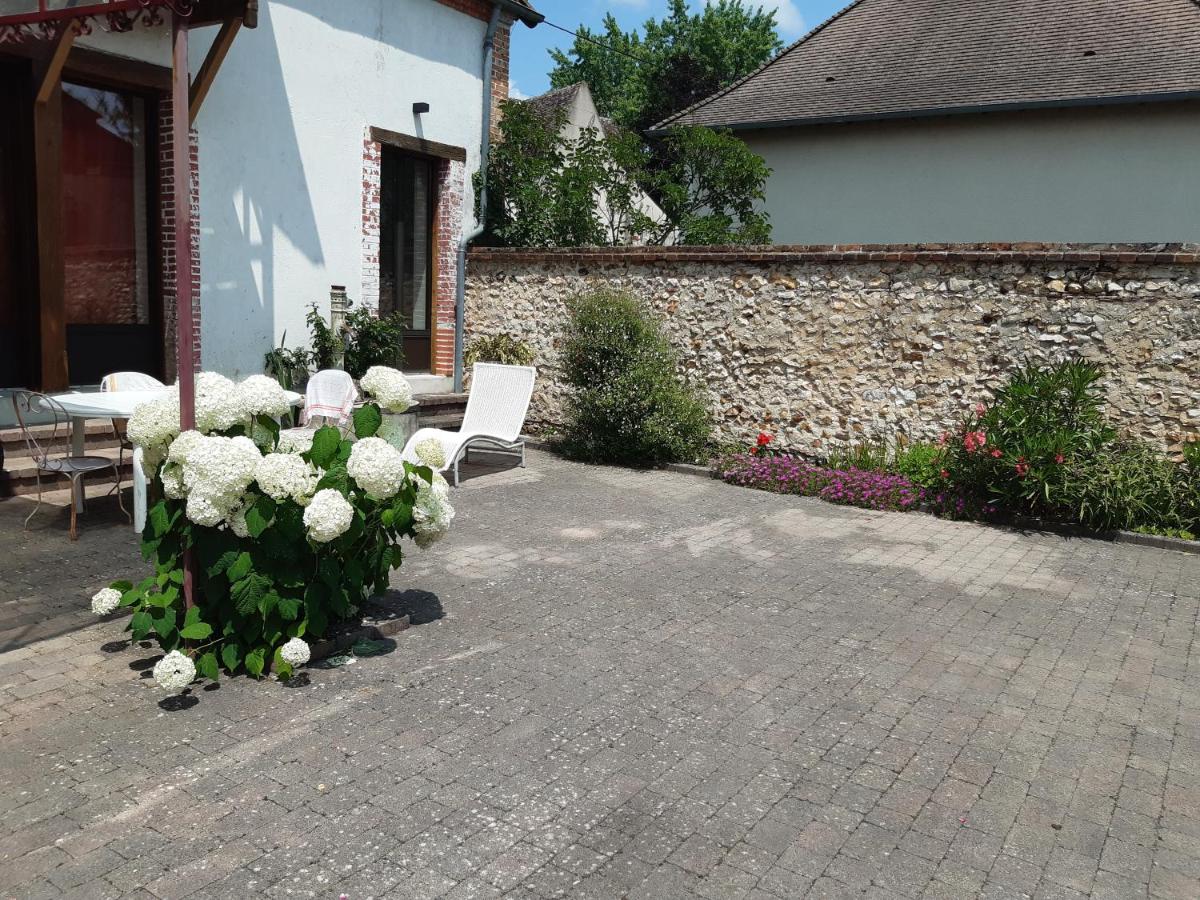 Volets rouges - Housity