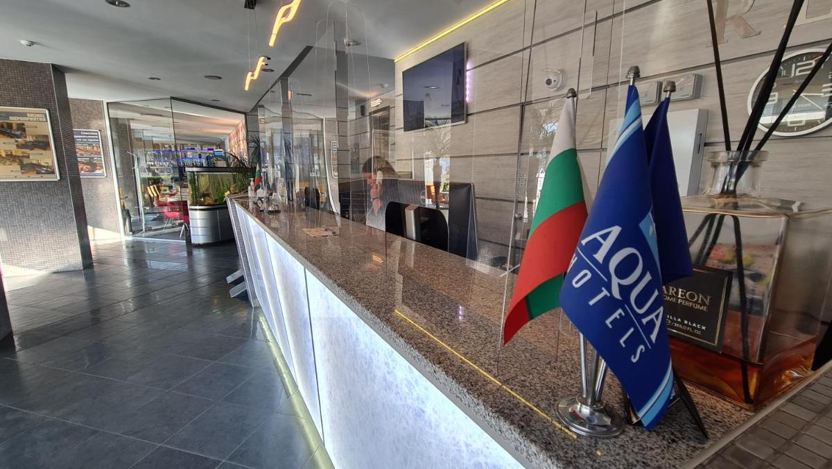 Aqua Hotel - Housity