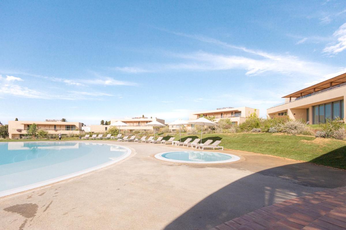 A piscina em ou perto de White Shell Beach Villas