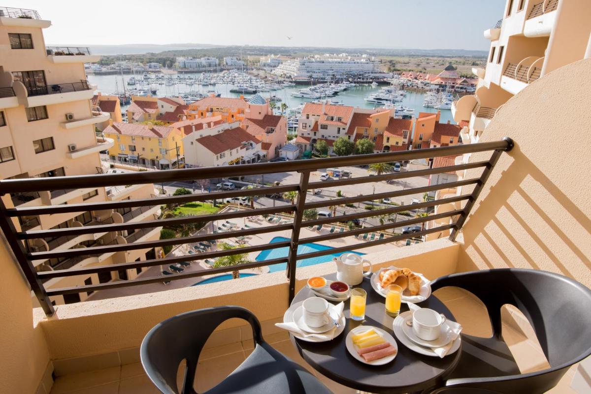 Uma varanda ou terraço em Vila Gale Marina