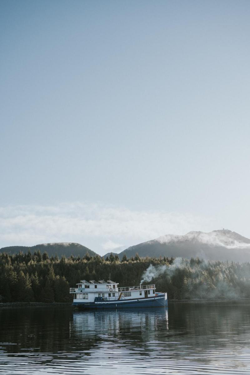 Floating Hotel - InnChanter - Housity