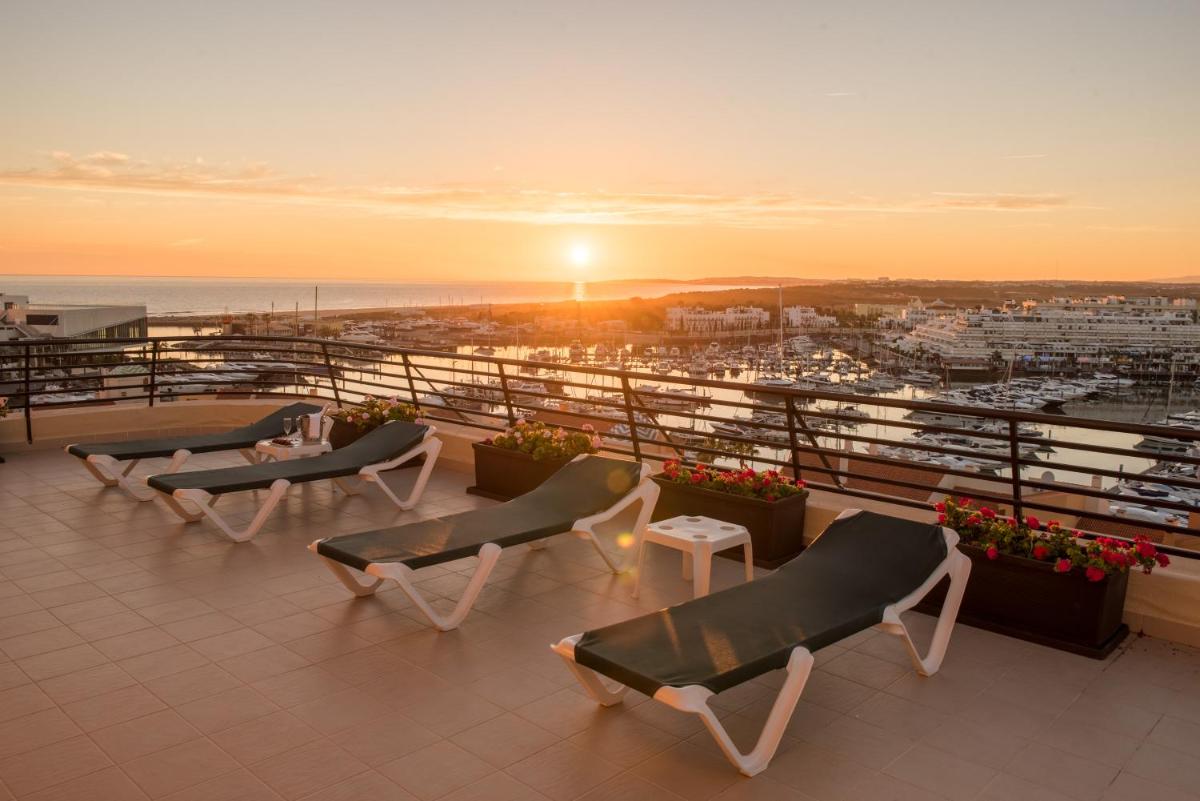 O nascer ou o pôr do sol visto a partir do hotel