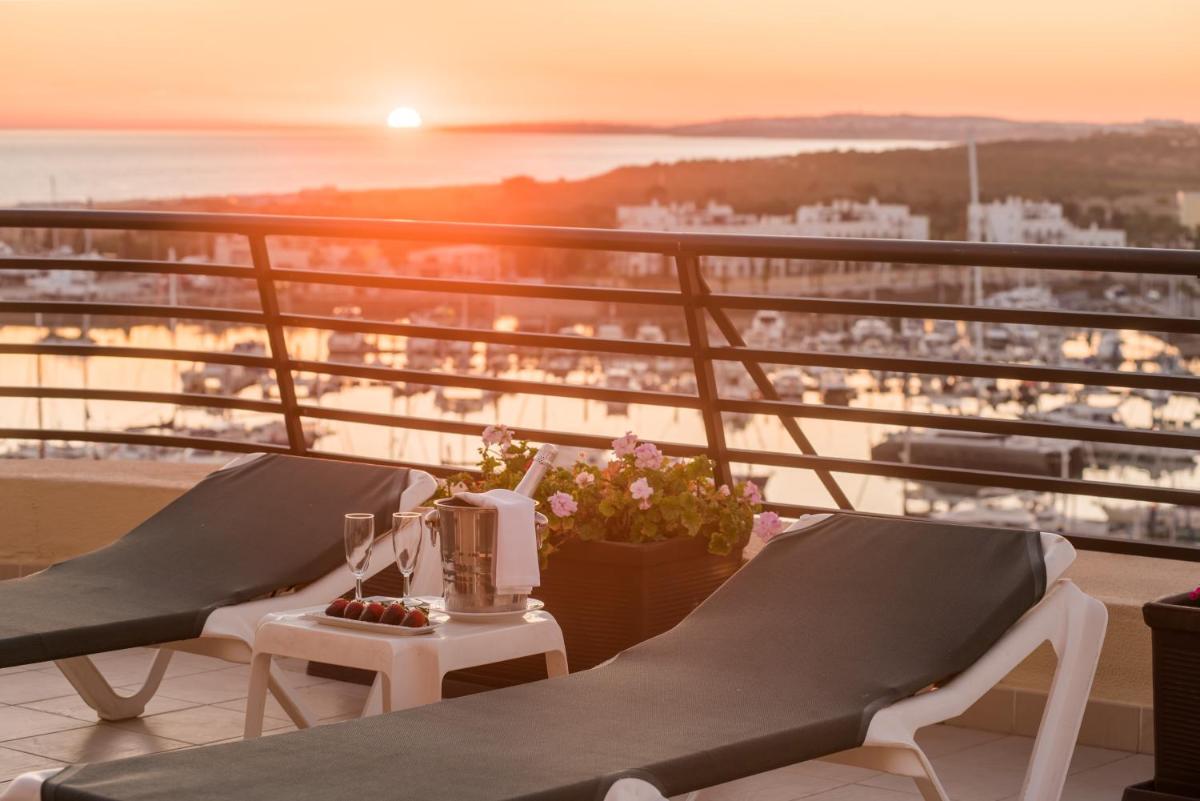 Uma varanda ou terraço em Vila Gale Marina