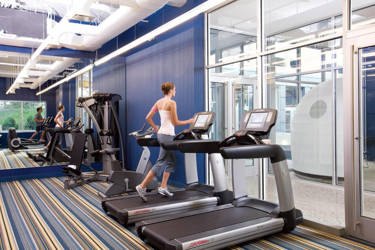 Aloft Harlem - Housity